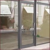 Vetrina con porta